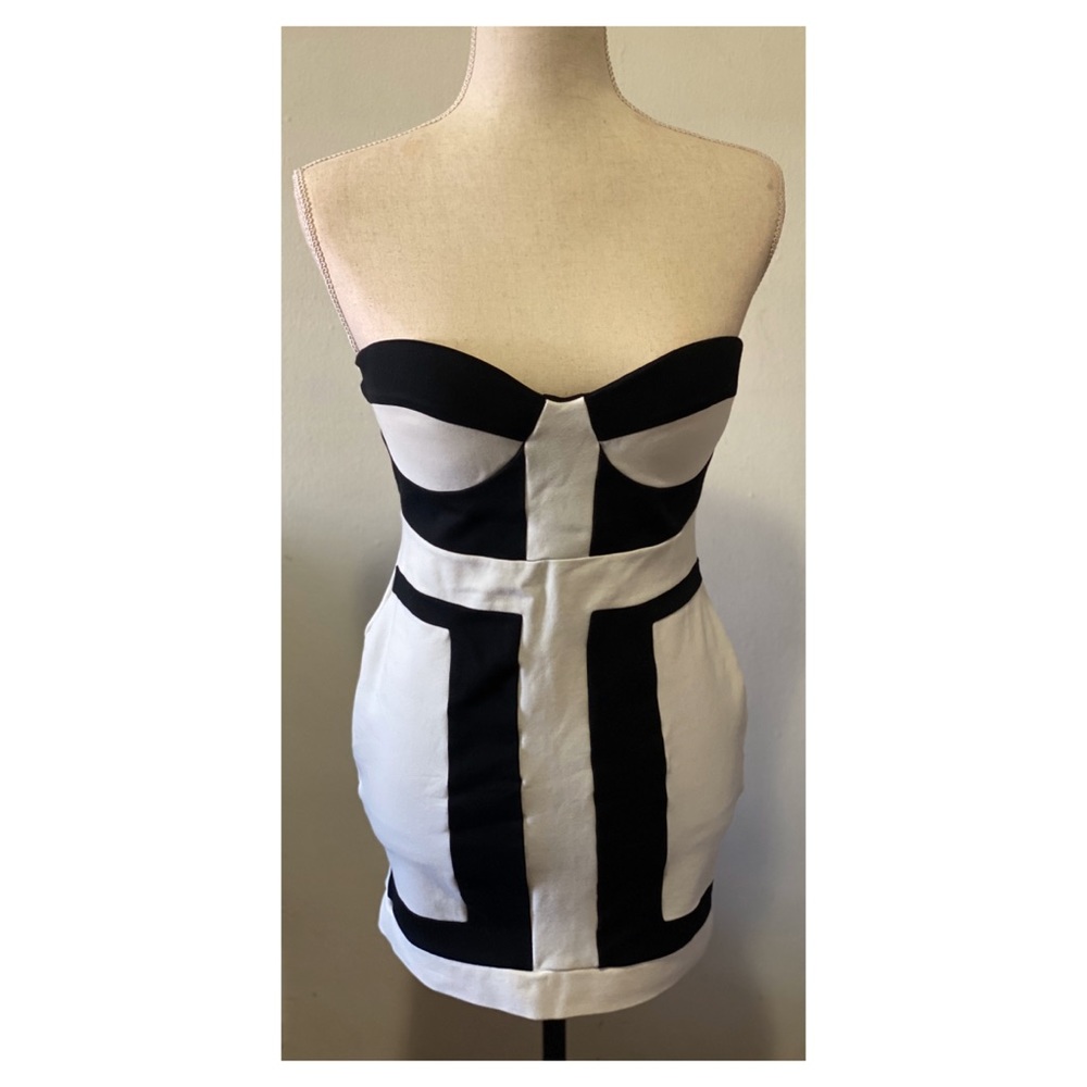 👠 Fashion Nova Black White Color-Block Dress 👠